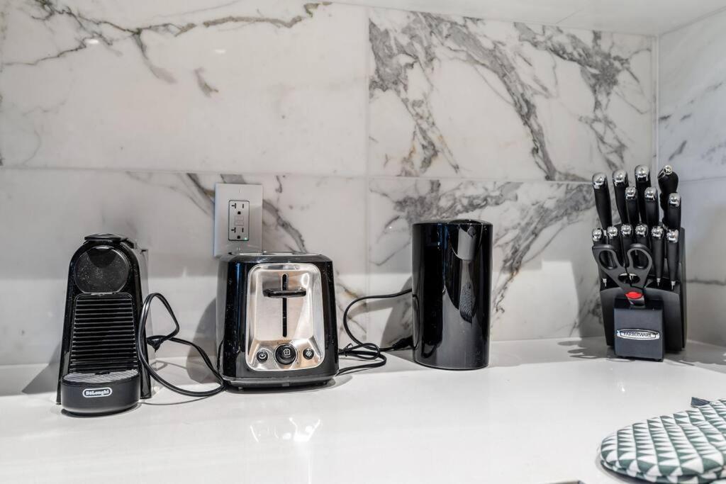 Modern Comfort At Ubc: 1Br Condo Near Campus Βανκούβερ Εξωτερικό φωτογραφία